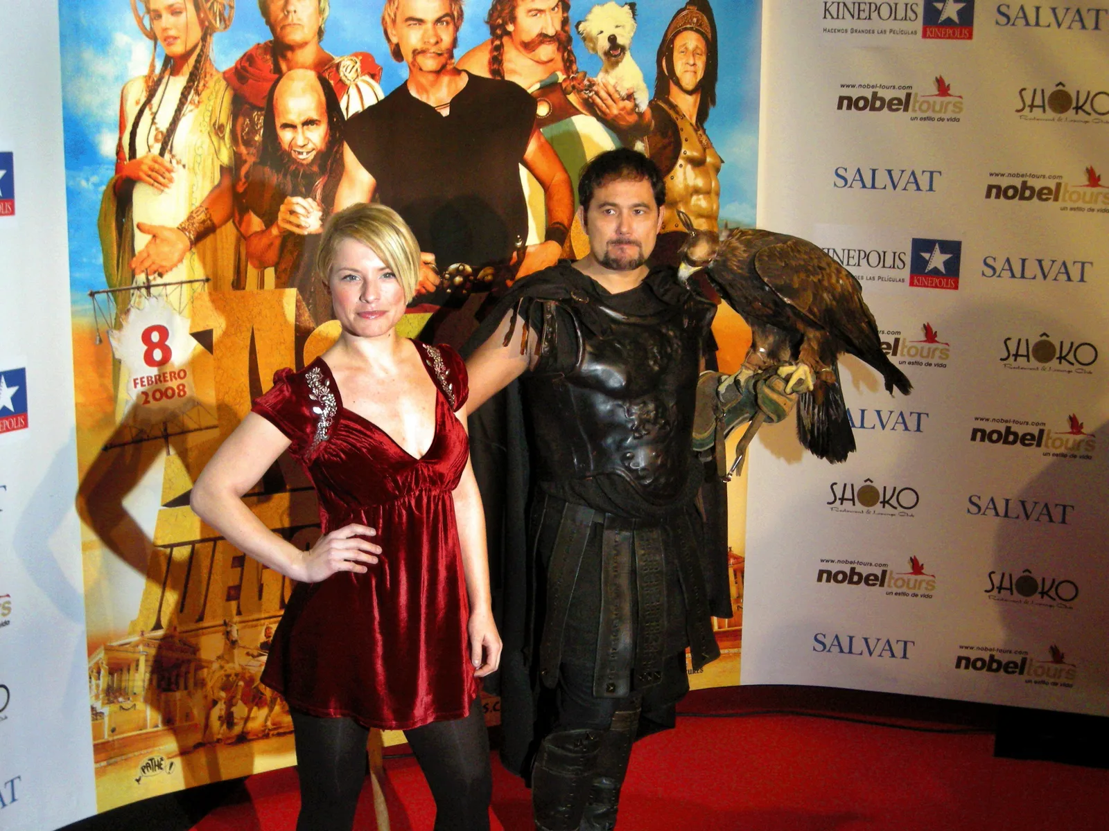 En el photocall de la premier, con el águila · Madrid, 2008